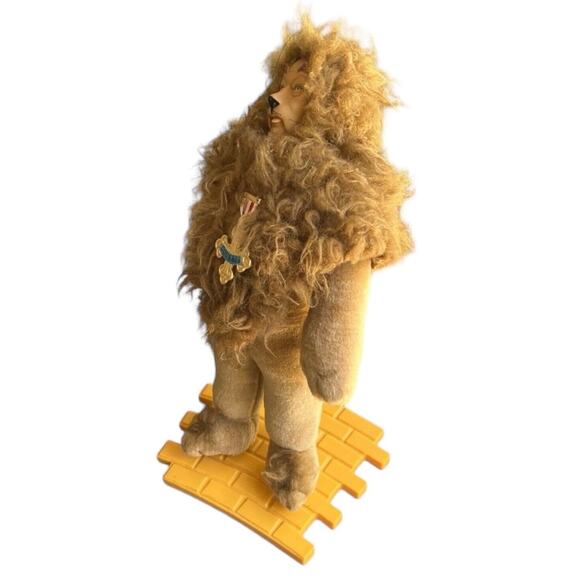 Vintage Wizard of Oz Figure Cowardly Lion Stuffed Animal 14" Stand Movie Plush - Picture 9 of 10